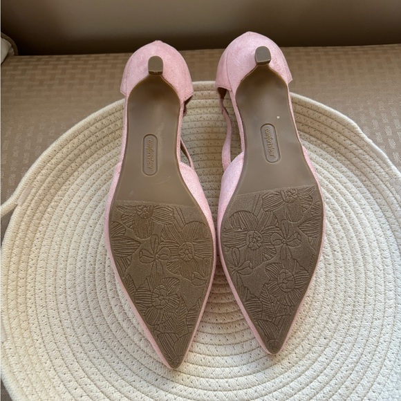Womens pink suede shoes - Picture 2 of 4